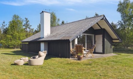 'Irlin' - 600m from the sea