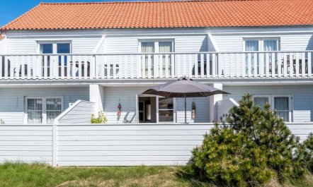 'Cilla' - 1km from the sea