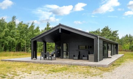 'Sighvat' - 300m from the sea