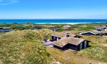 'Eelin' - 275m from the sea