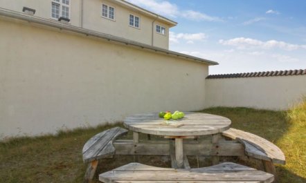 'Lenaya' - 75m from the sea 2