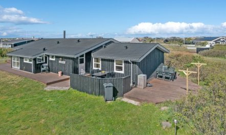 'Bertil' - 400m from the sea