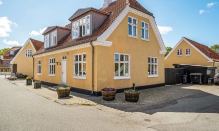 'Fria' - 500m from the sea