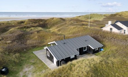 'Mirla' - 50m from the sea