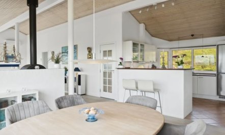 'Alyssa' - 300m from the sea 3