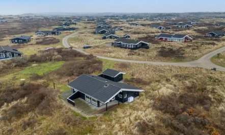 'Nuka' - 400m from the sea 3