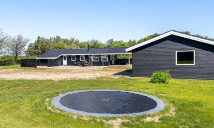 'Thorsten' - 500m from the sea