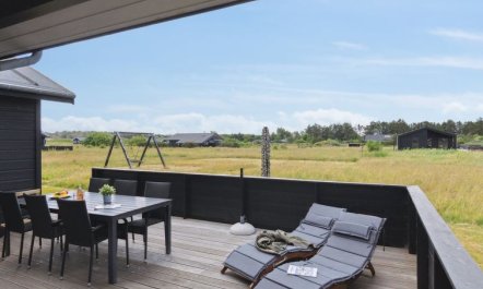 'Fader' - 950m from the sea 6