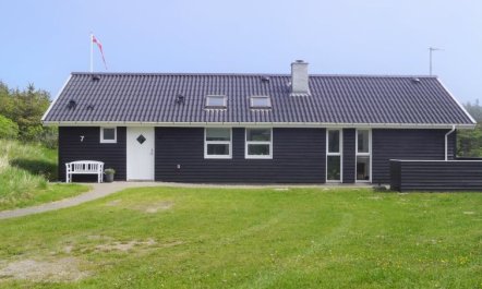 'Aved' - 350m from the sea