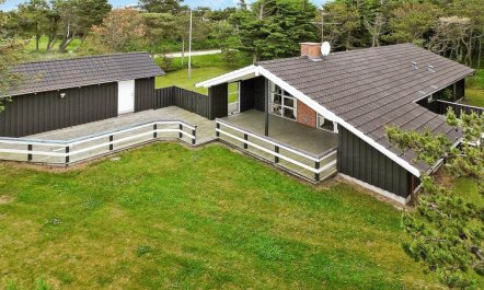 'Andersen' - 827m from the sea