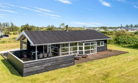 'Vaula' - 800m from the sea