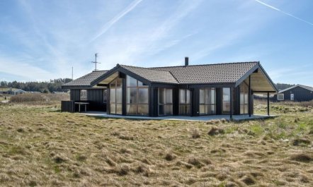 'Tjarko' - 150m from the sea