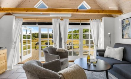 'Ronja' - 1.3km from the sea 5