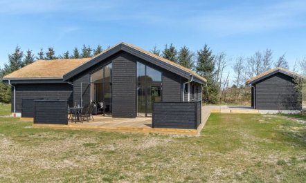 'Bentine' - 1.6km from the sea