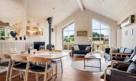 'Annemie' - 1.8km from the sea 2