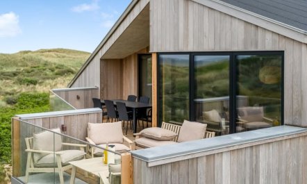 'Tamina' - 50m from the sea 1