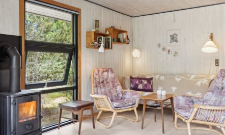 'Andy' - 600m from the sea 5