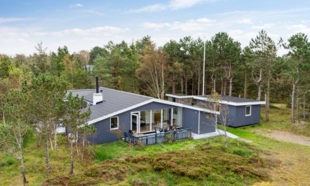 'Djuna' - 200m from the sea