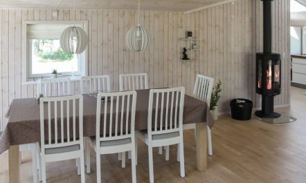 'Suna' - 1.3km from the sea 2