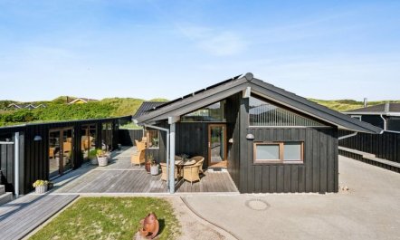 'Sinika' - 100m from the sea