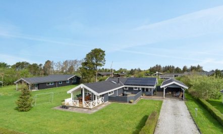 'Fliri' - 700m from the sea