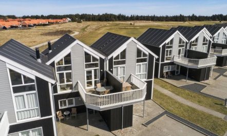 'Truls' - 700m from the sea 7