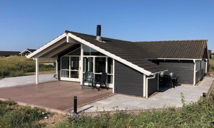 'Patrick' - 300m from the sea 4