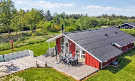 'Menka' - 1.3km from the sea