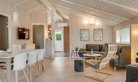 'Barnet' - 2.2km from the sea 5