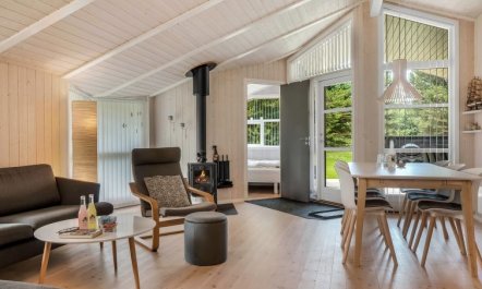 'Barnet' - 2.2km from the sea 6