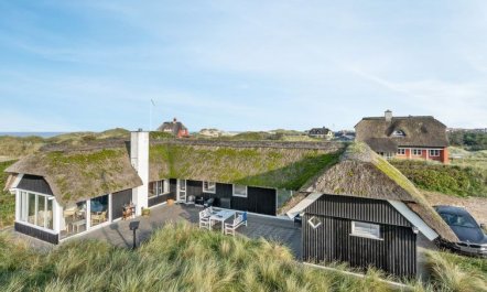 'Henric' - 100m from the sea