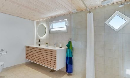 'Henric' - 100m from the sea 6