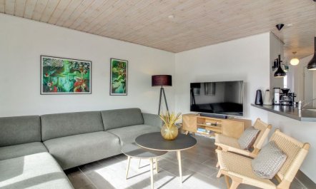 'Ingolf' - 750m from the sea