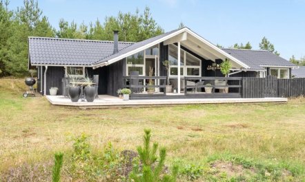 'Elayne' - 3km from the sea