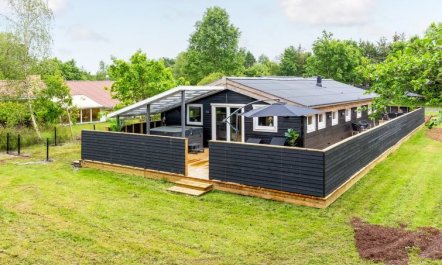 'Dorothea' -  from the sea