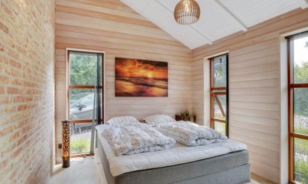 'Andri' - 600m to the fjord 2