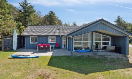 'Awenita' - 50m to the fjord