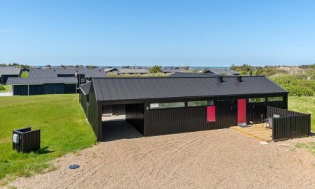 'Claus' - 500m from the sea