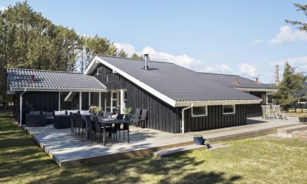 'Yessica' - 300m from the sea