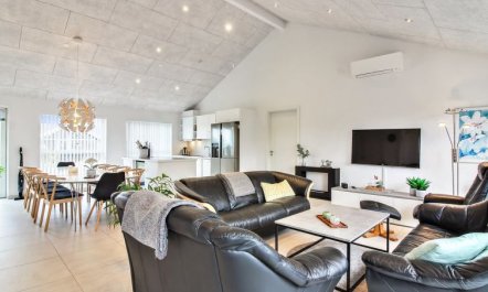 'Edgar' - 1.5km from the sea 4