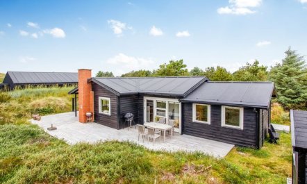 'Cate' - 900m from the sea