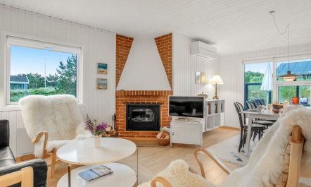 'Cate' - 900m from the sea 5