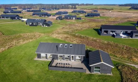 'Kirsi' - 1.6km from the sea 2