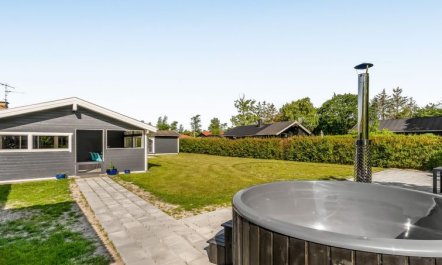 'Rathi' -  from the sea 6