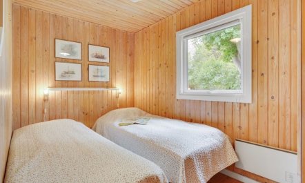 'Farthin' - 800m from the sea 6