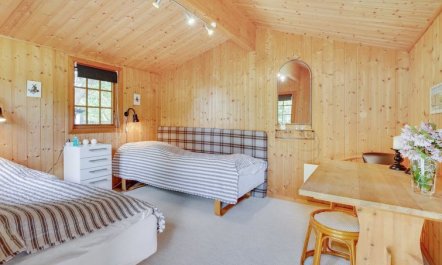 'Farthin' - 800m from the sea 7