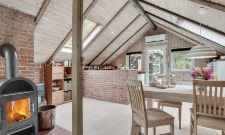 'Yonna' - 400m from the sea 1