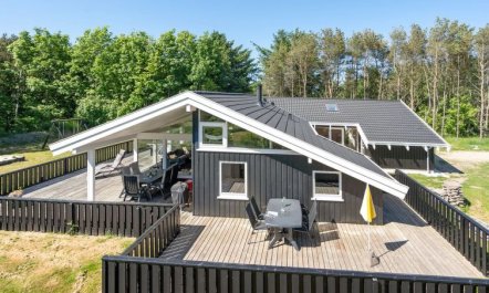 'Harriet' - 800m from the sea 4