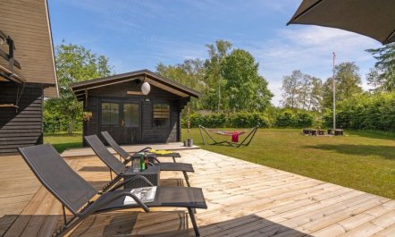 'Edith' - 1km from the sea 7