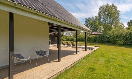 'Edith' - 1km from the sea 6